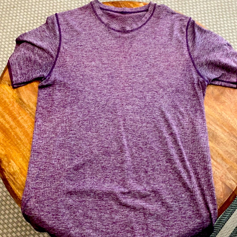 Medium Lululemon Tech T-Shirt - Maroon Color